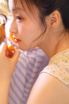 薄款蕾丝内衣